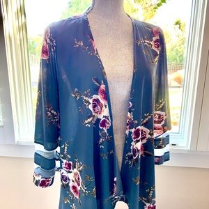 Delicate Floral Duster. OS